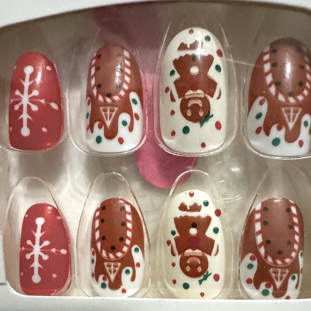 4 pack of Christmas Press on nails